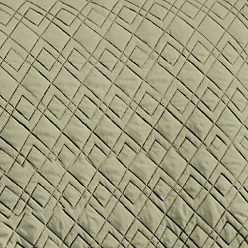 Burgundy Diamond-Shape Quilted Stretch Recliner Cover with Storage, Furniture Protector — Sage